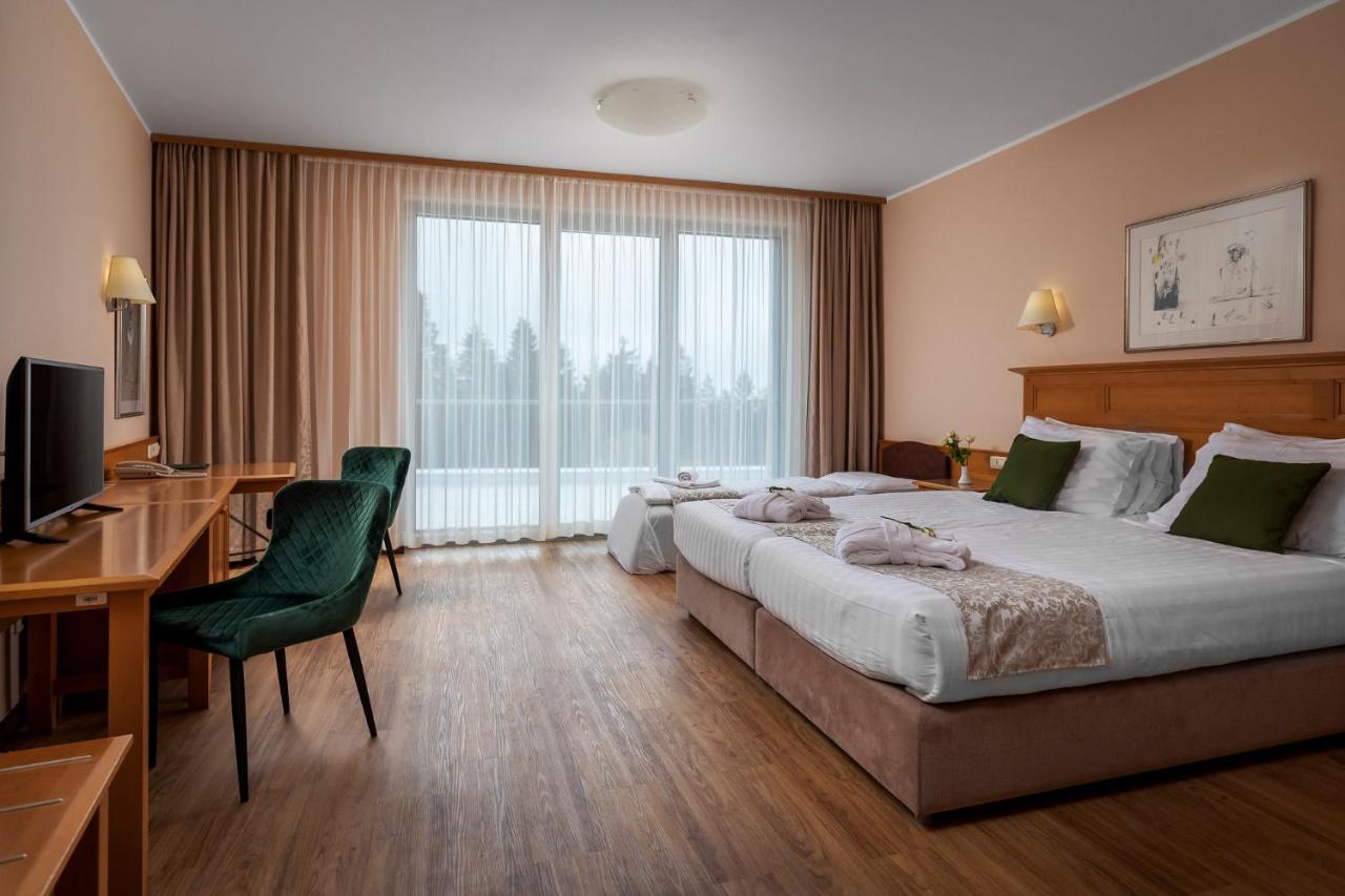 Grand Hotel BELLEVUE Hočko Pohorje Buitenkant foto