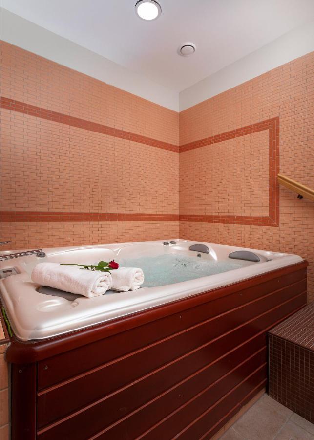 Grand Hotel BELLEVUE Hočko Pohorje Buitenkant foto